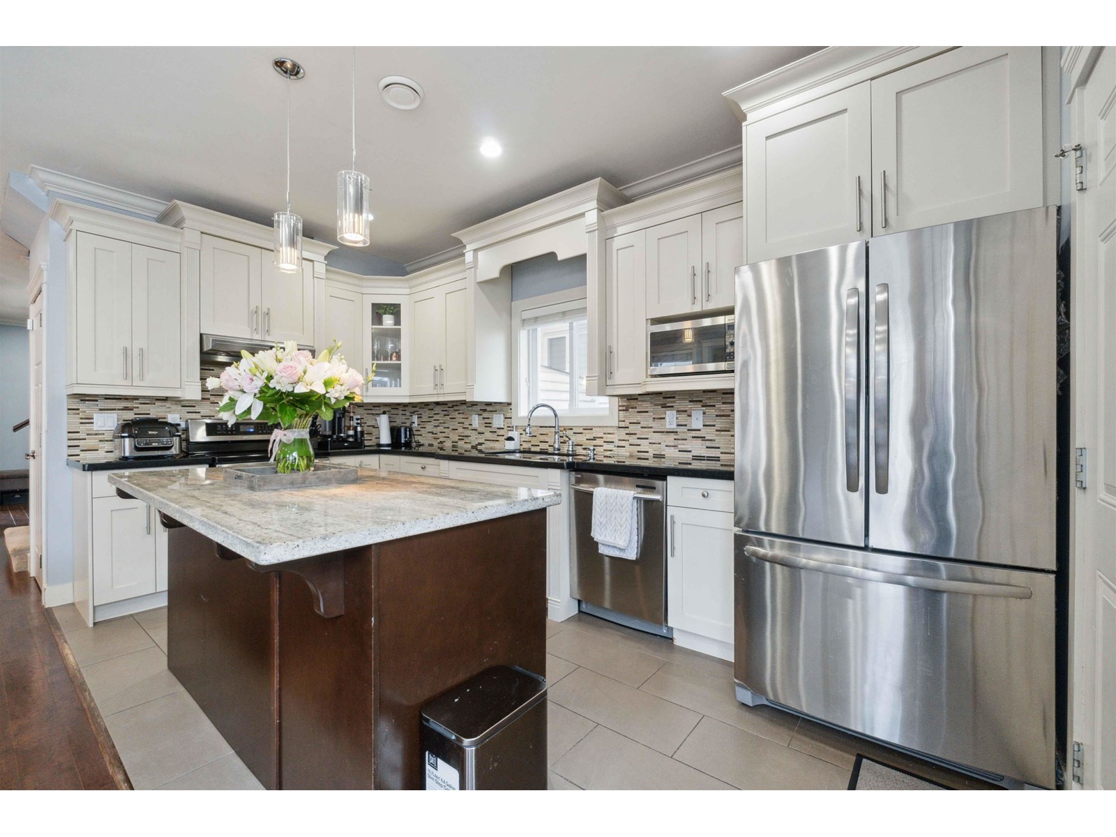 Photo 10 of 6750 191 A Street, Surrey BC