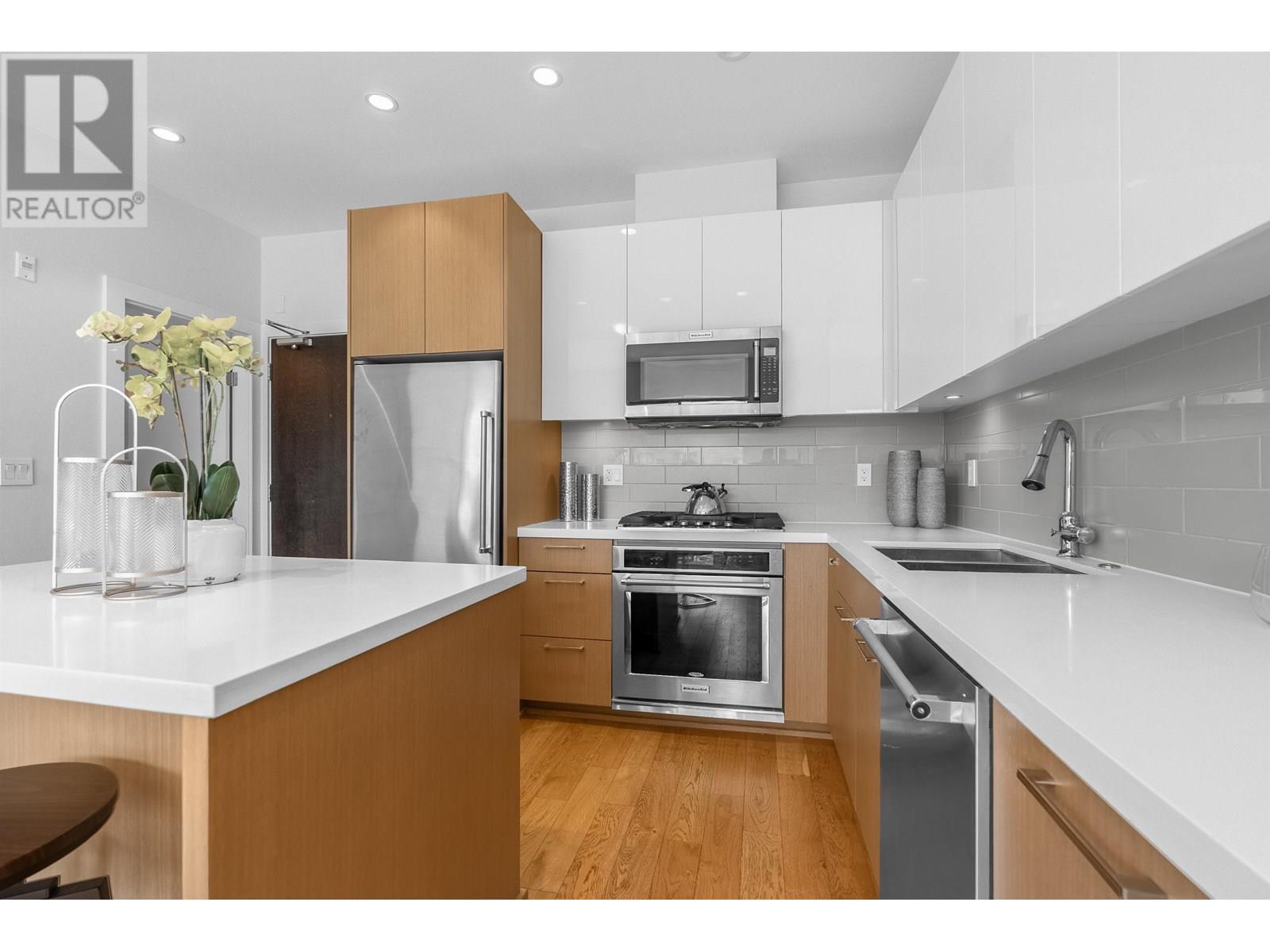 Photo 9 of 715 5311 Cedarbridge Way, Richmond BC