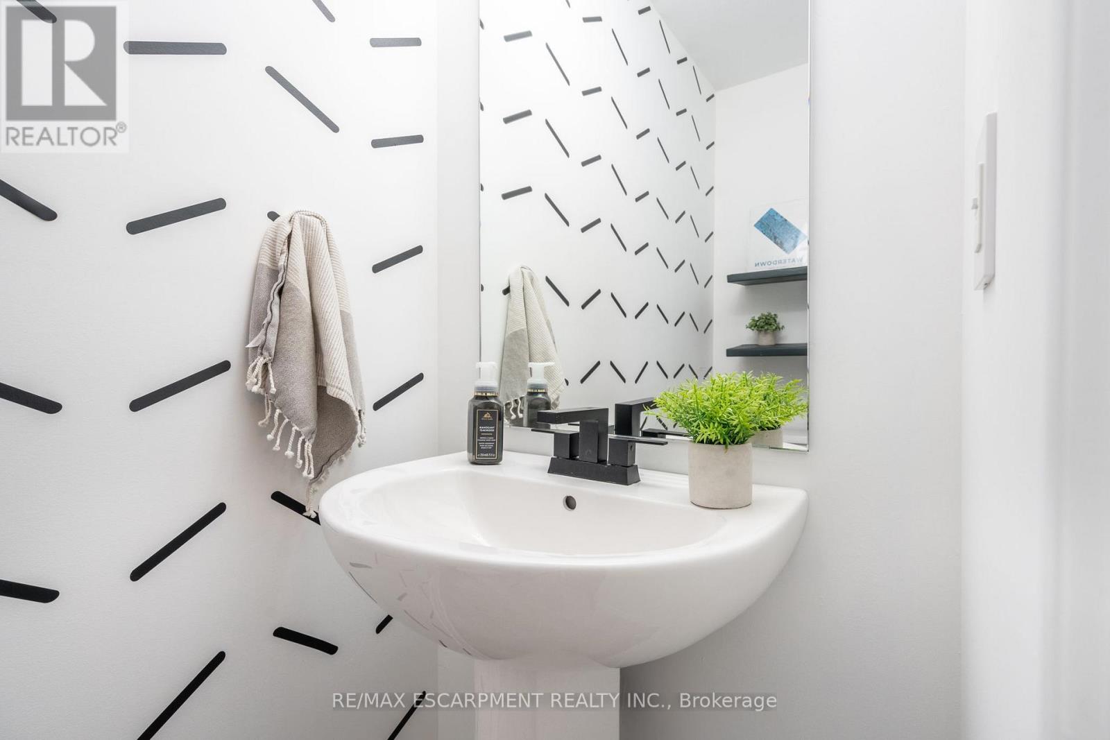 Photo 37 of 45 219 Dundas Street E, Hamilton ON