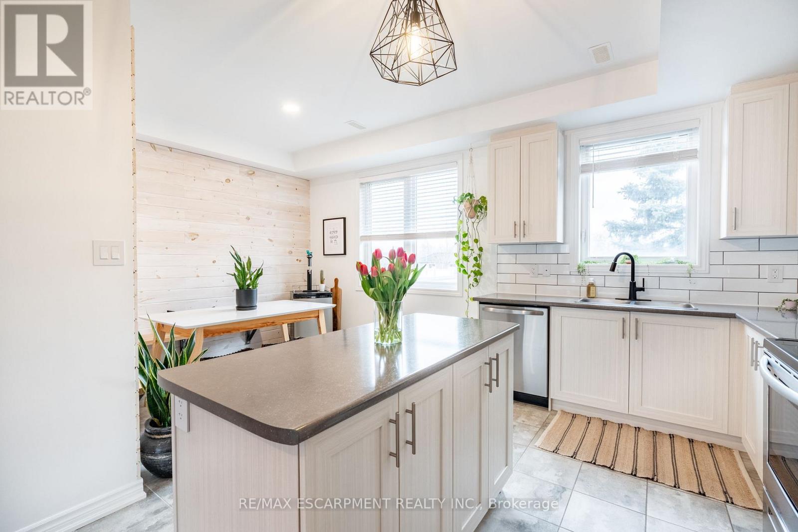 Photo 5 of 45 219 Dundas Street E, Hamilton ON