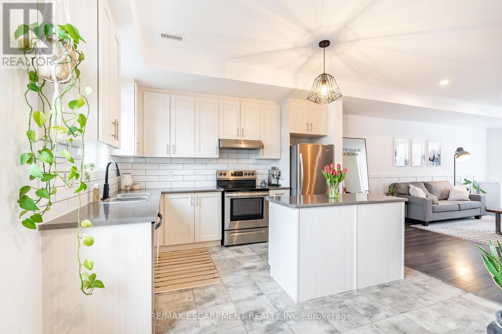 Photo 46 of 45 219 Dundas Street E, Hamilton ON