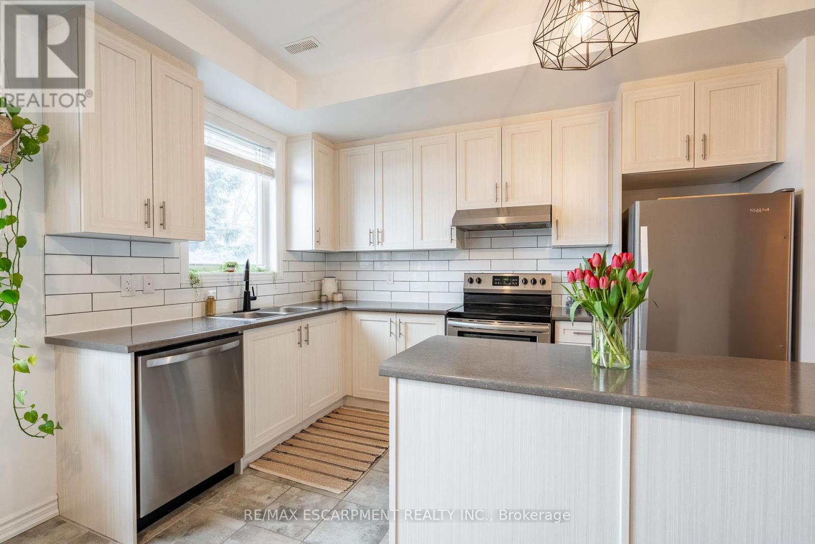 Photo 29 of 45 219 Dundas Street E, Hamilton ON