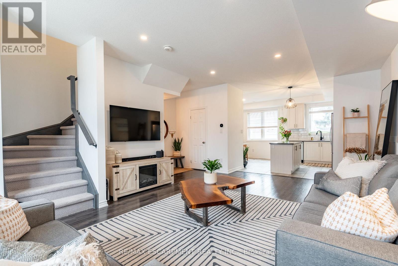 Photo 12 of 45 219 Dundas Street E, Hamilton ON