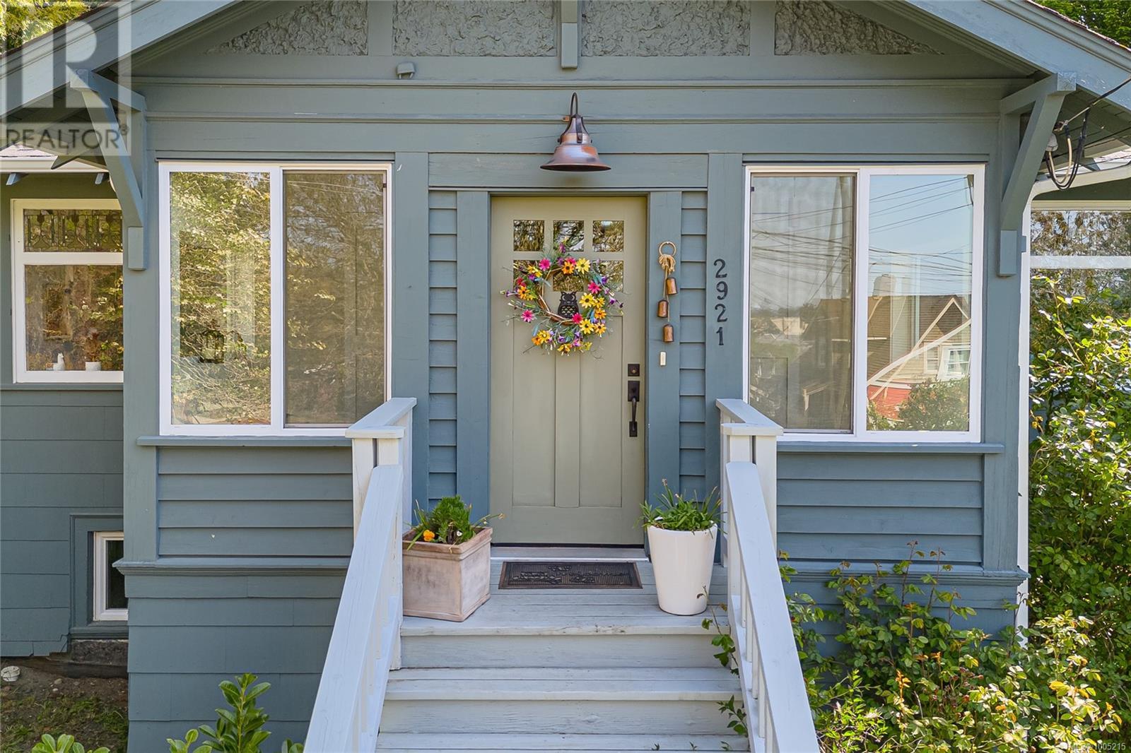 Single Family House Character for Sale in  Prior St Victoria 