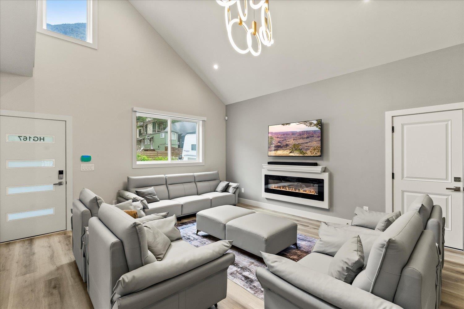 HG167 71375 GROVE BOULEVARD, Sunshine Valley, Hope