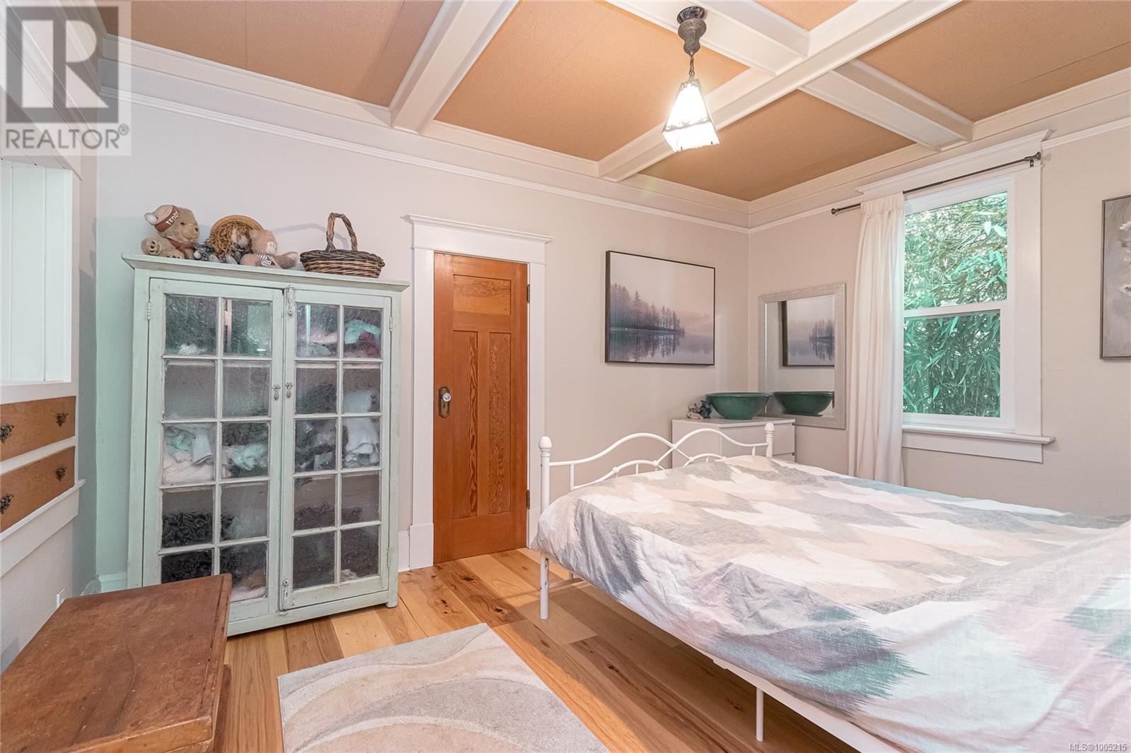 Single Family House Character for Sale in  Prior St Victoria 