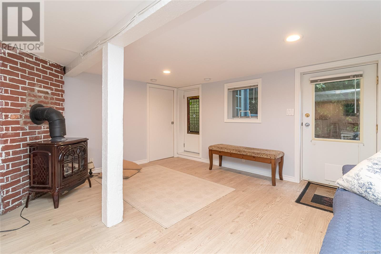 Single Family House Character for Sale in  Prior St Victoria 