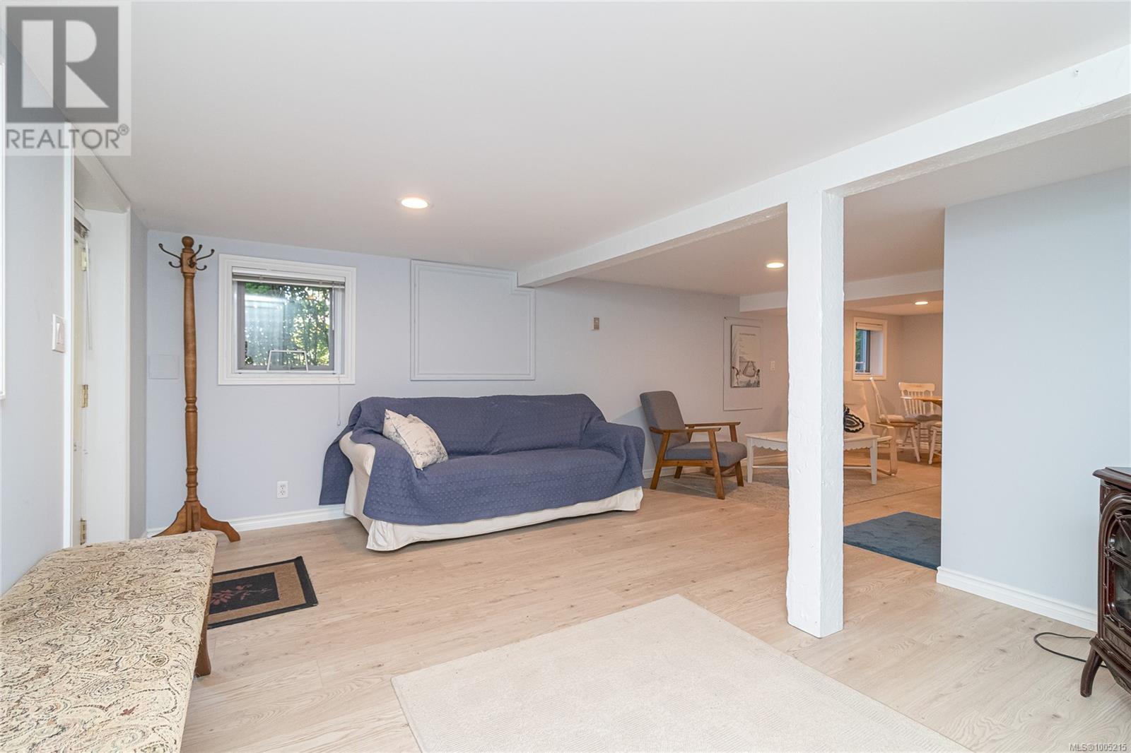 Single Family House Character for Sale in  Prior St Victoria 