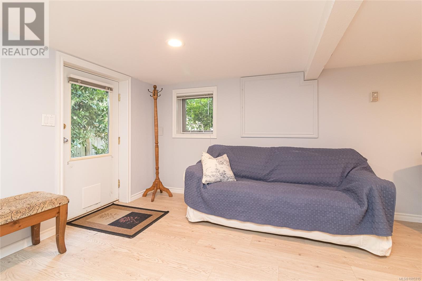 Single Family House Character for Sale in  Prior St Victoria 