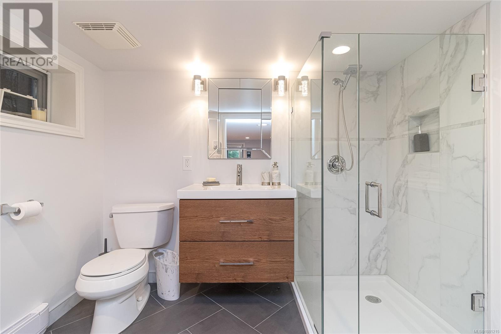 Single Family House Character for Sale in  Prior St Victoria 