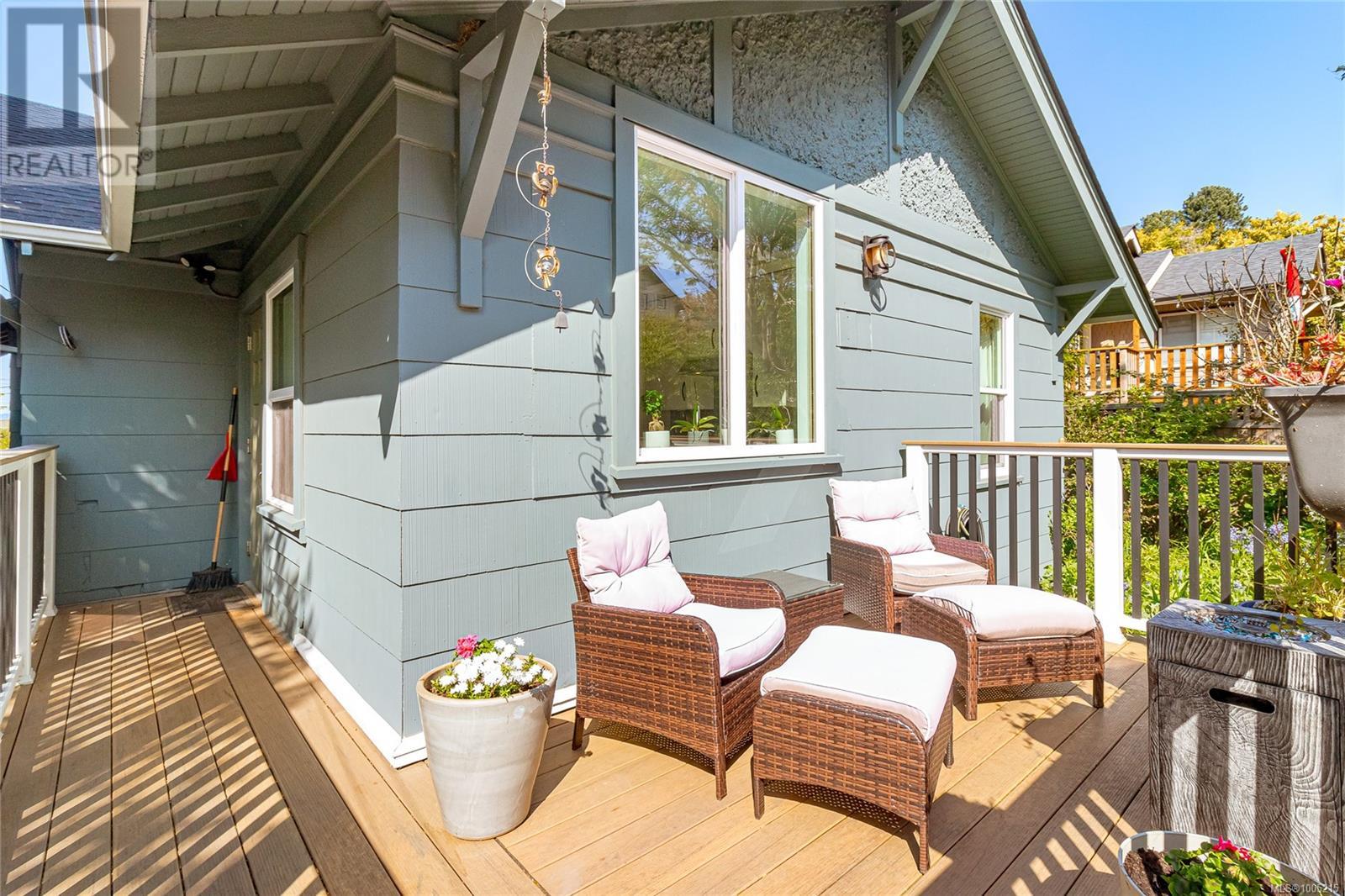 Single Family House Character for Sale in  Prior St Victoria 
