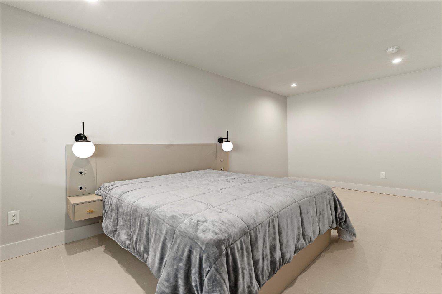 HG167 71375 GROVE BOULEVARD, Sunshine Valley, Hope