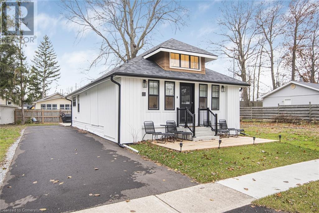 Photo 4 of 385 Westwood Avenue, Crystal Beach ON