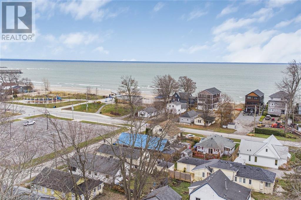 Photo 9 of 385 Westwood Avenue, Crystal Beach ON