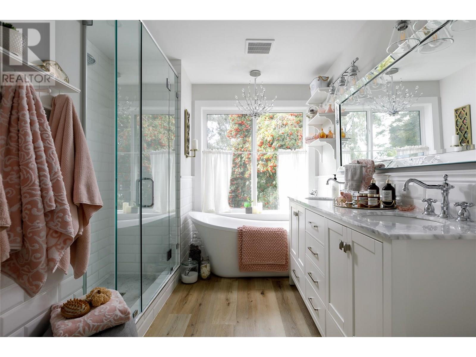  11935 Okanagan Centre Road West, Lake Country