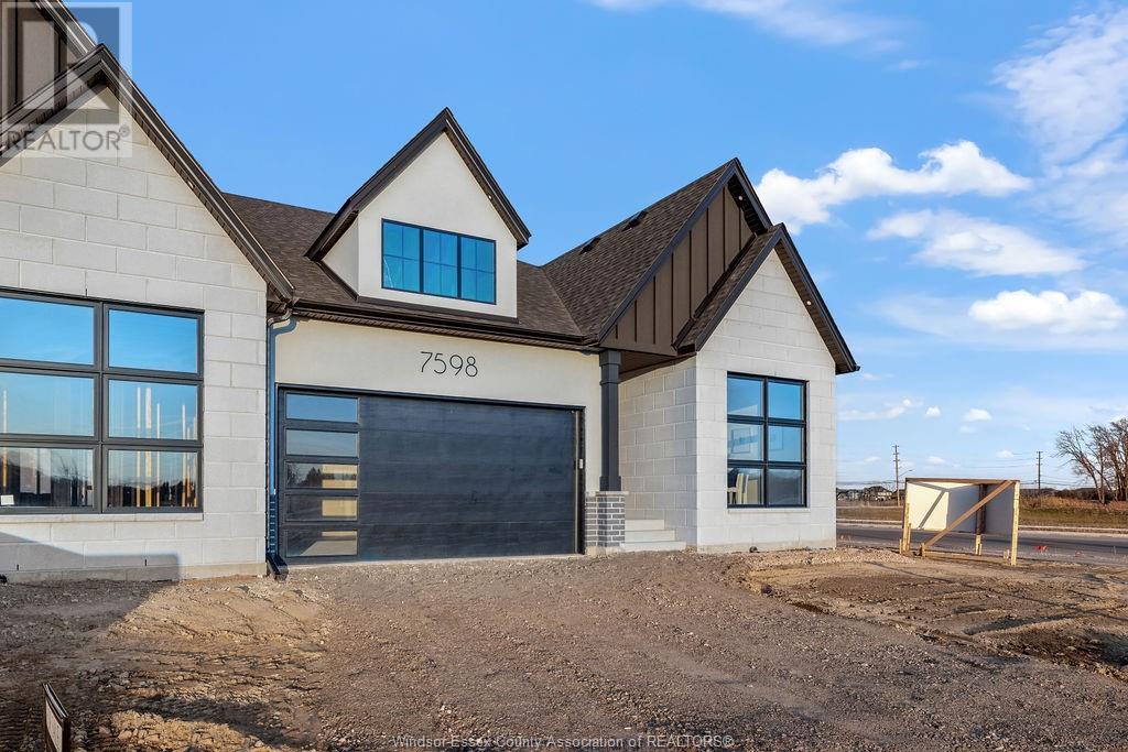 Photo 2 of 7598 Silverleaf Lane, Lasalle ON