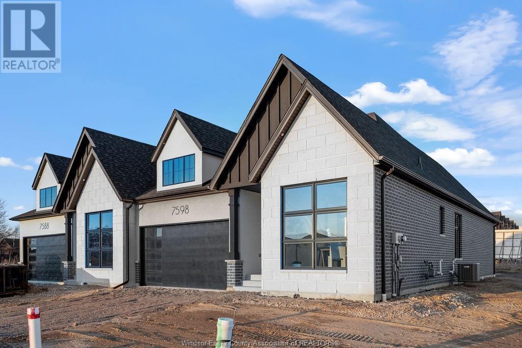 Photo 3 of 7598 Silverleaf Lane, Lasalle ON