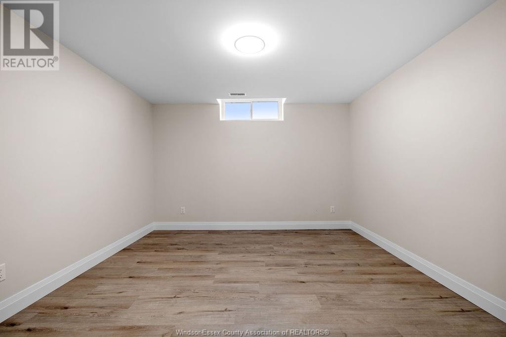 Photo 30 of 7598 Silverleaf Lane, Lasalle ON