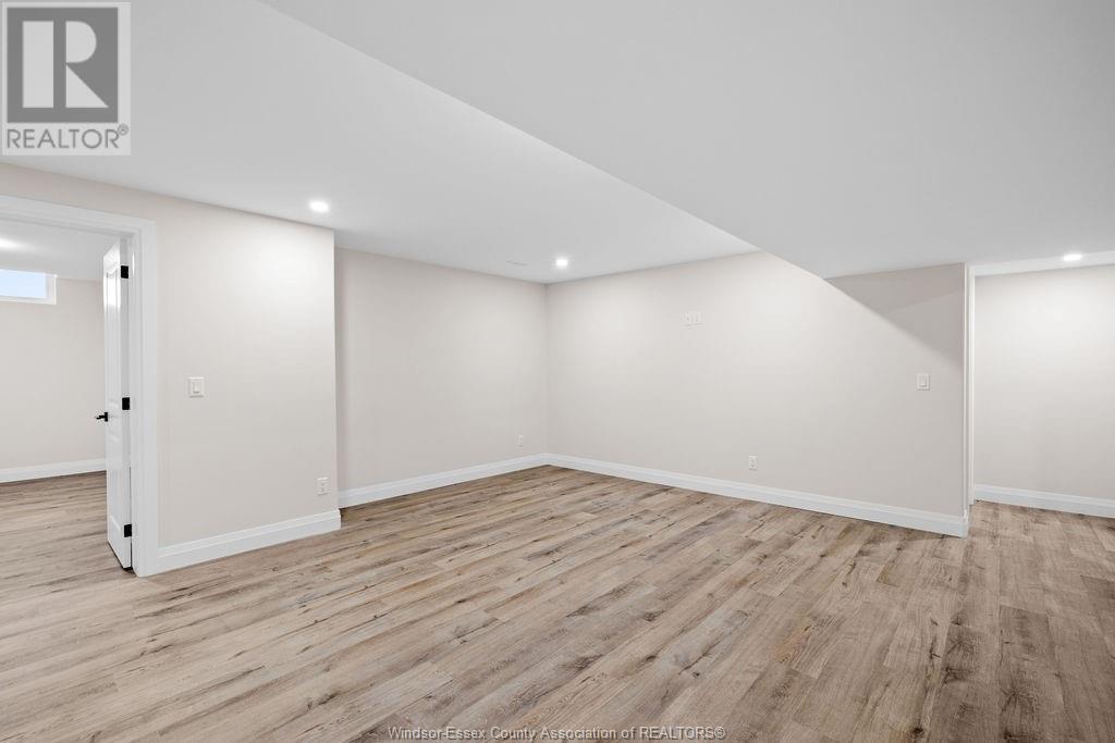 Photo 34 of 7598 Silverleaf Lane, Lasalle ON
