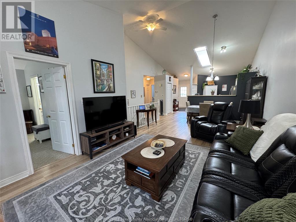 Photo 12 of 3 Ashley Crescent, Leamington ON