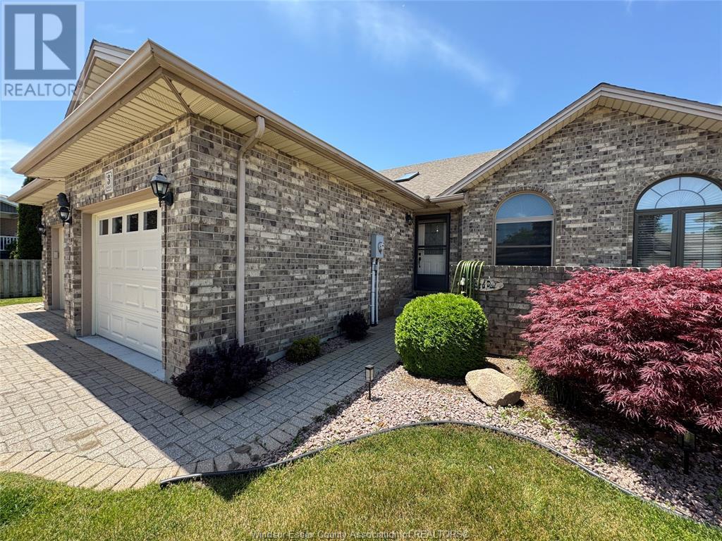 Photo 2 of 3 Ashley Crescent, Leamington ON