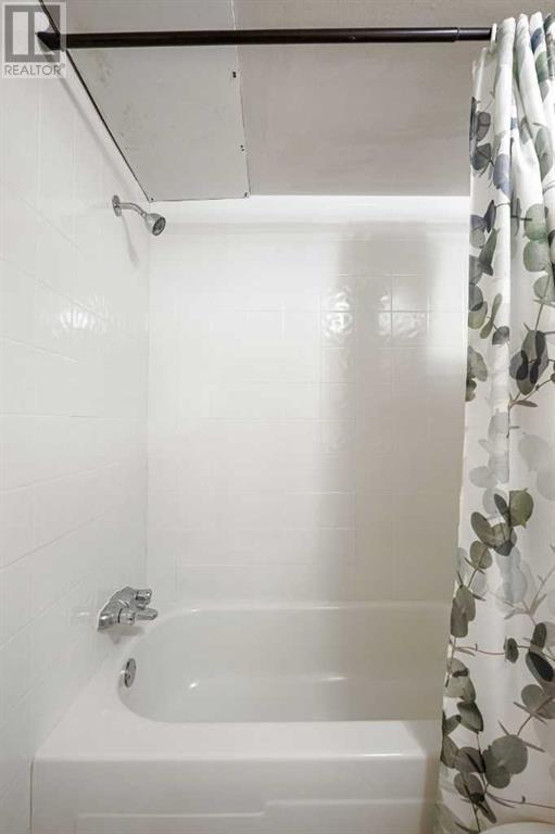 Single Family House for Sale in C   Avenue SW Cliff Bungalow Calgary 