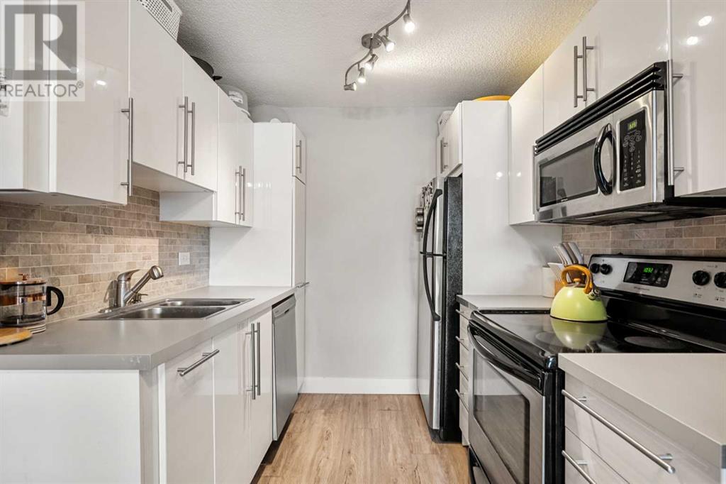 Single Family House for Sale in C   Avenue SW Cliff Bungalow Calgary 