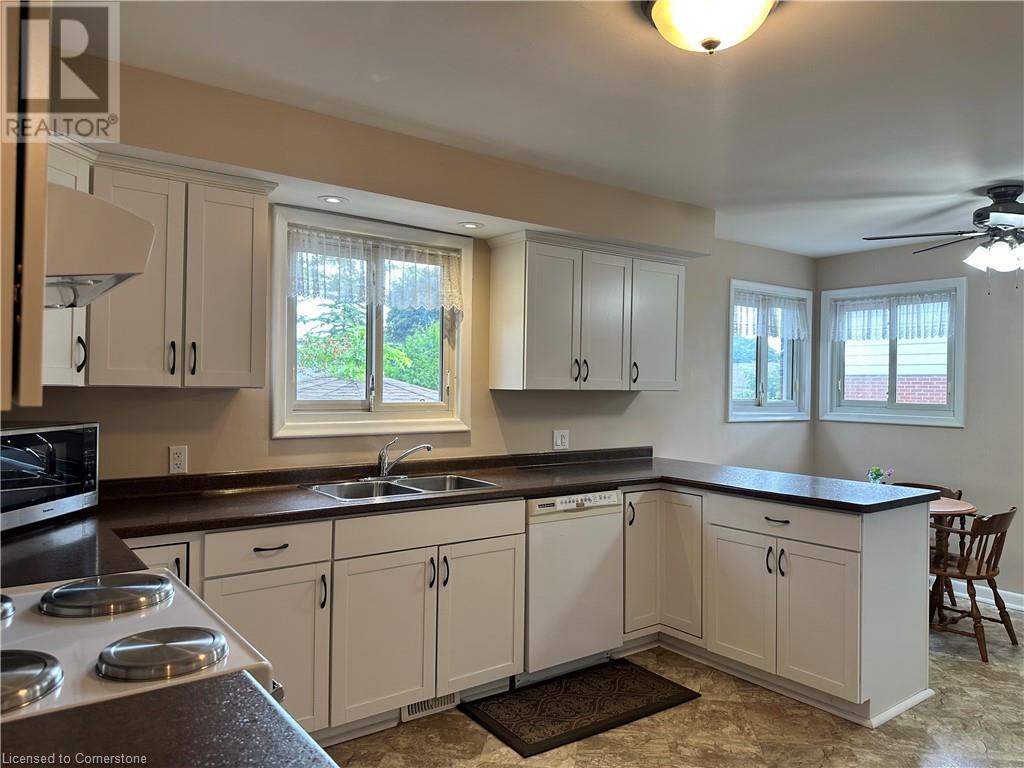 Photo 36 of 129 Broker Drive, Hamilton ON