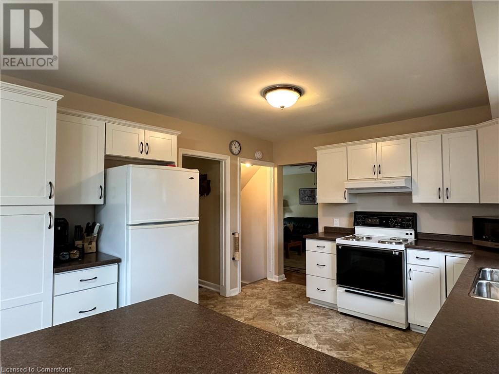Photo 37 of 129 Broker Drive, Hamilton ON