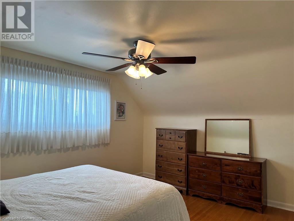 Photo 14 of 129 Broker Drive, Hamilton ON