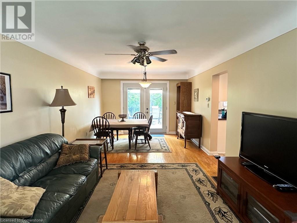 Photo 32 of 129 Broker Drive, Hamilton ON