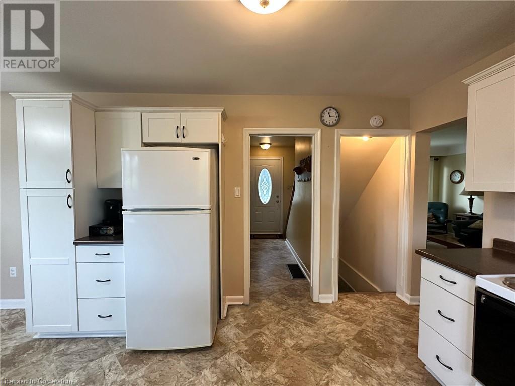 Photo 23 of 129 Broker Drive, Hamilton ON