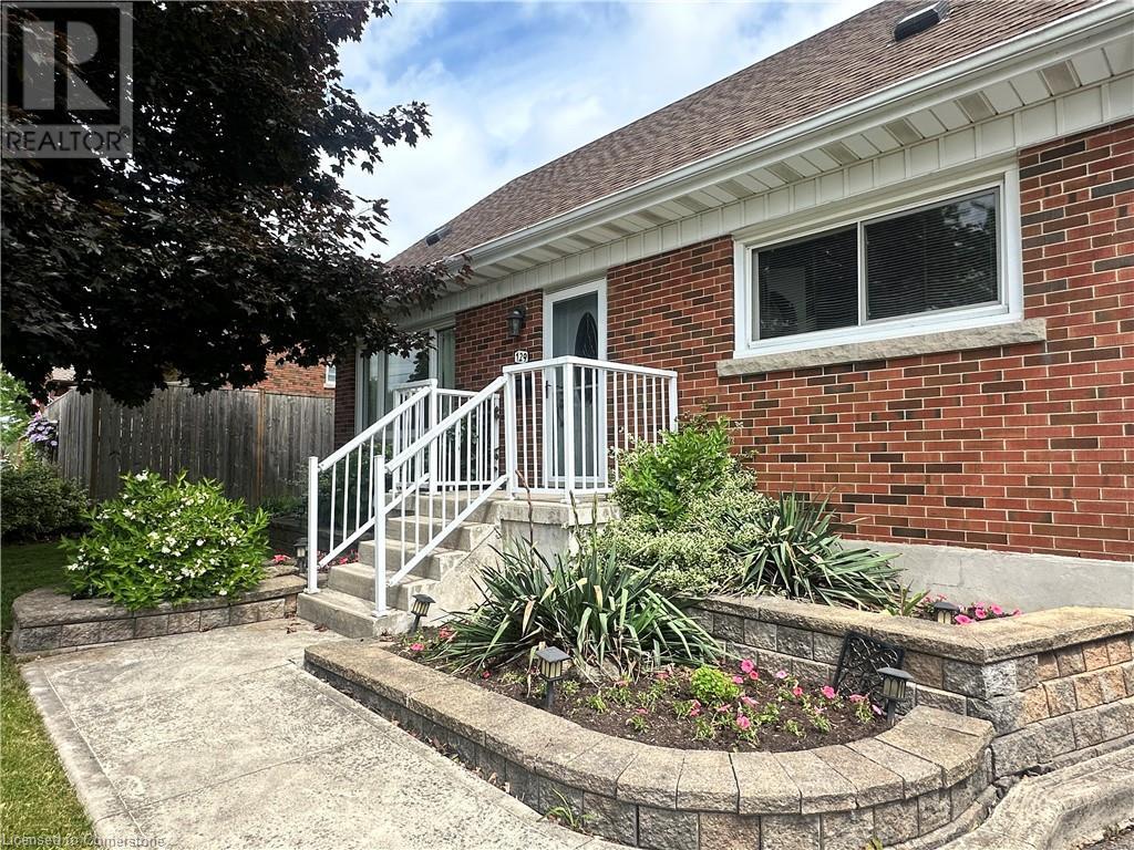 Photo 12 of 129 Broker Drive, Hamilton ON