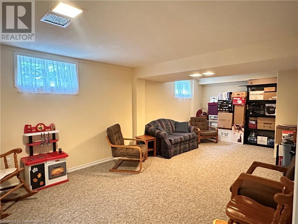Photo 10 of 129 Broker Drive, Hamilton ON