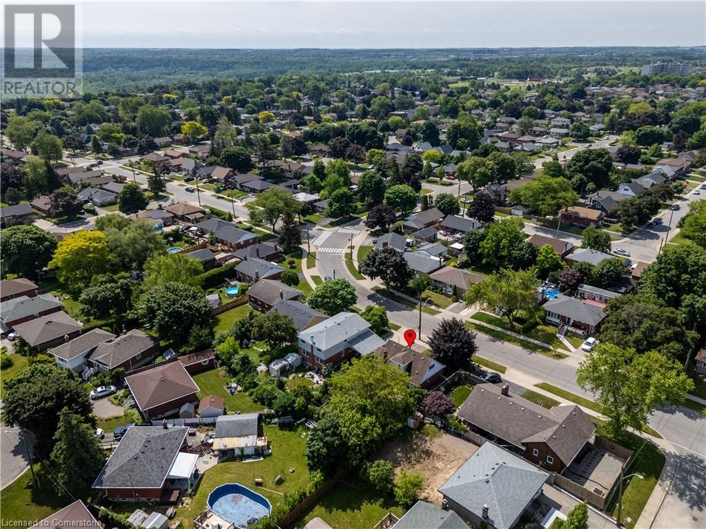 Photo 2 of 129 Broker Drive, Hamilton ON