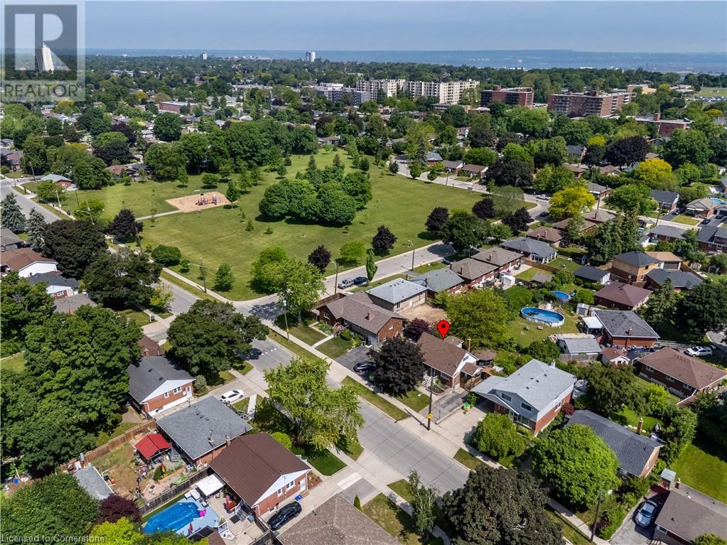 Photo 19 of 129 Broker Drive, Hamilton ON