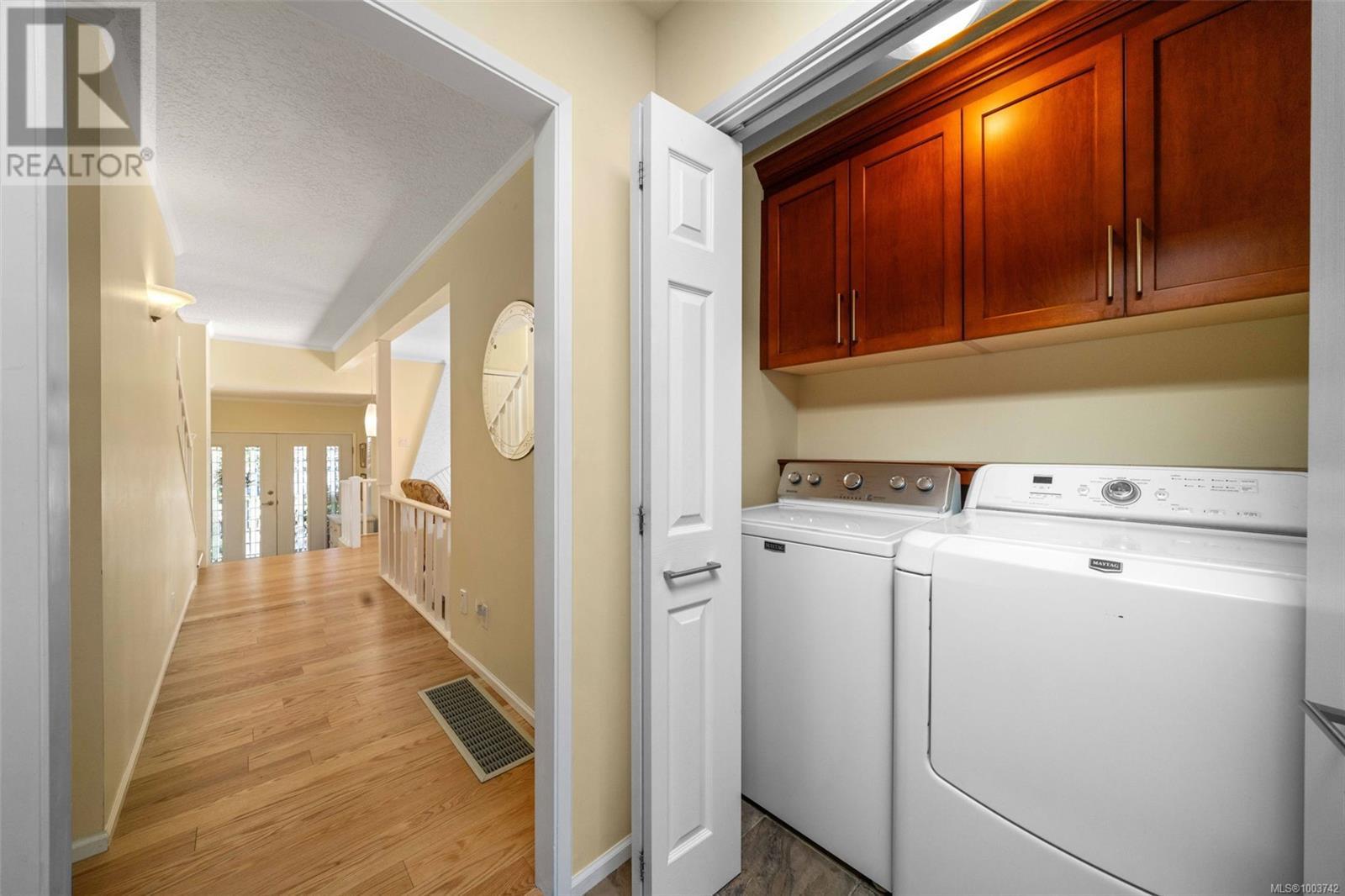 Photo 30 of 994 Landeen Pl, Saanich BC