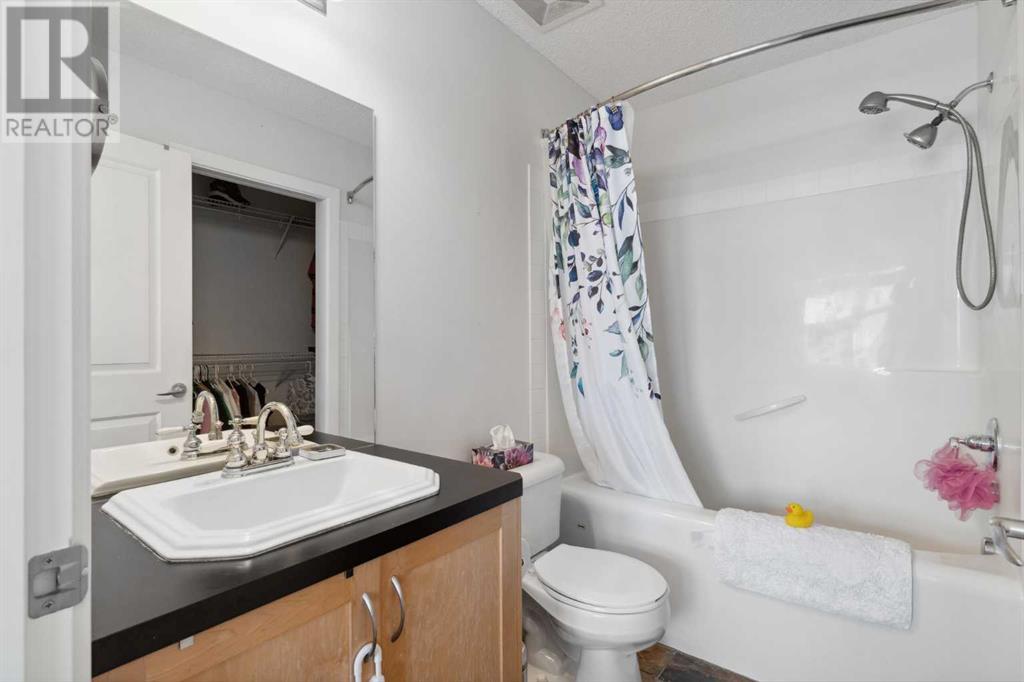 Single Family House for Sale in    Street NE Renfrew Calgary 