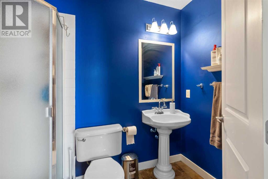 Single Family House for Sale in    Street NE Renfrew Calgary 