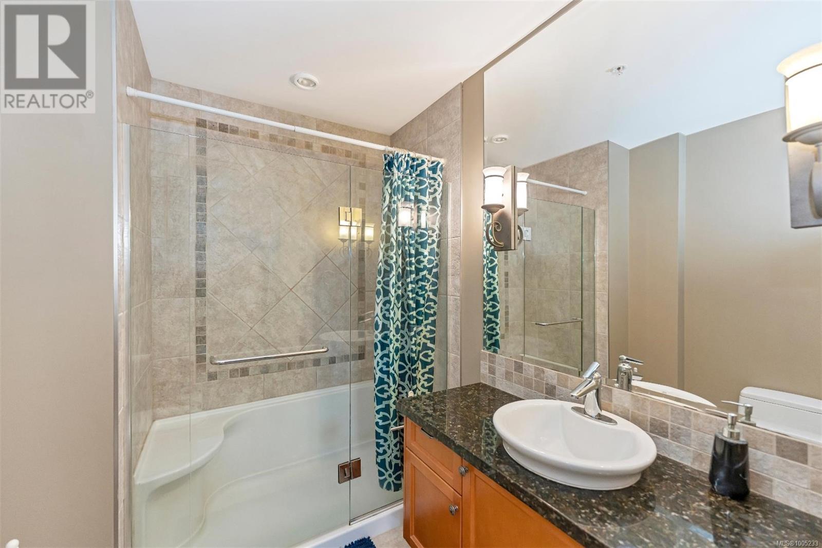 Photo 15 of 318 1620 Mckenzie Ave, Saanich BC