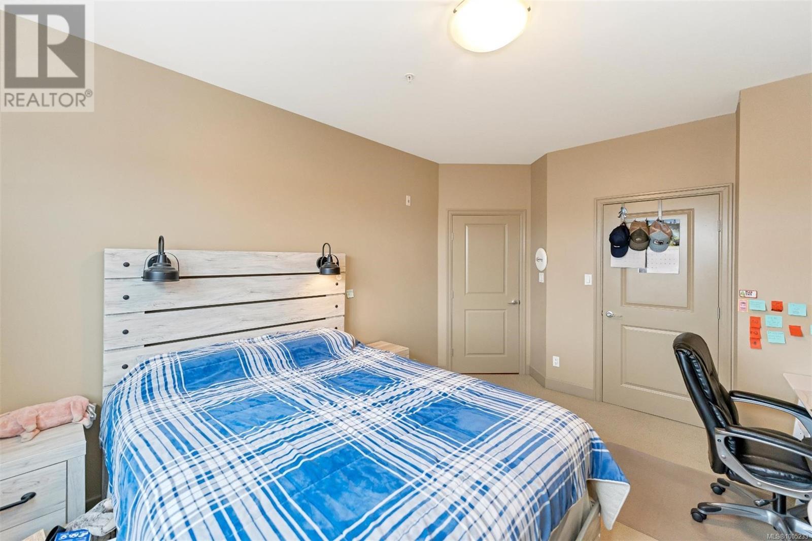 Photo 12 of 318 1620 Mckenzie Ave, Saanich BC