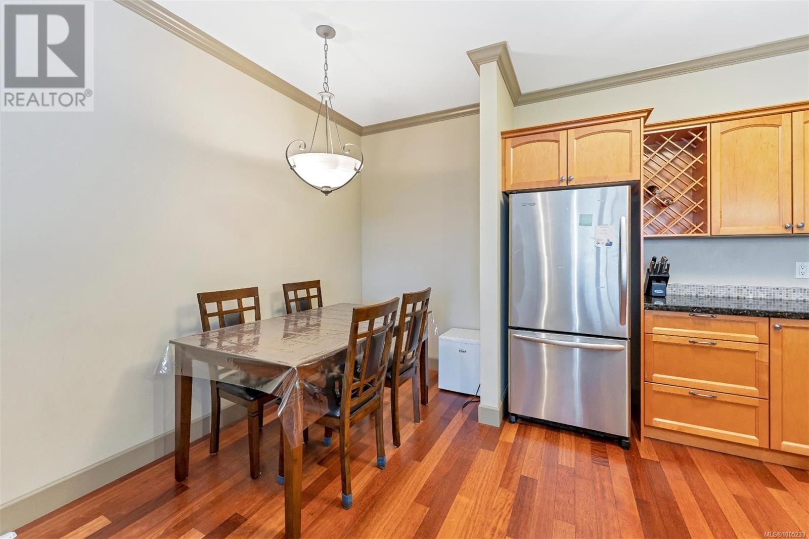 Photo 6 of 318 1620 Mckenzie Ave, Saanich BC