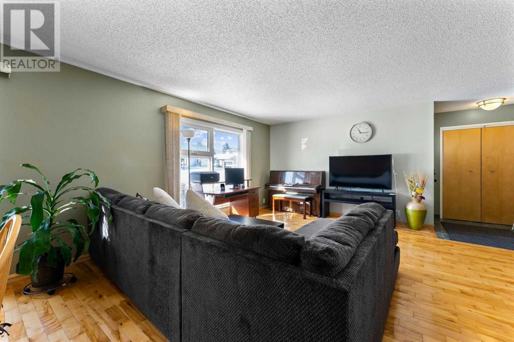 Single Family House Bungalow for Sale in  Beddington Circle NE Beddington Heights Calgary 