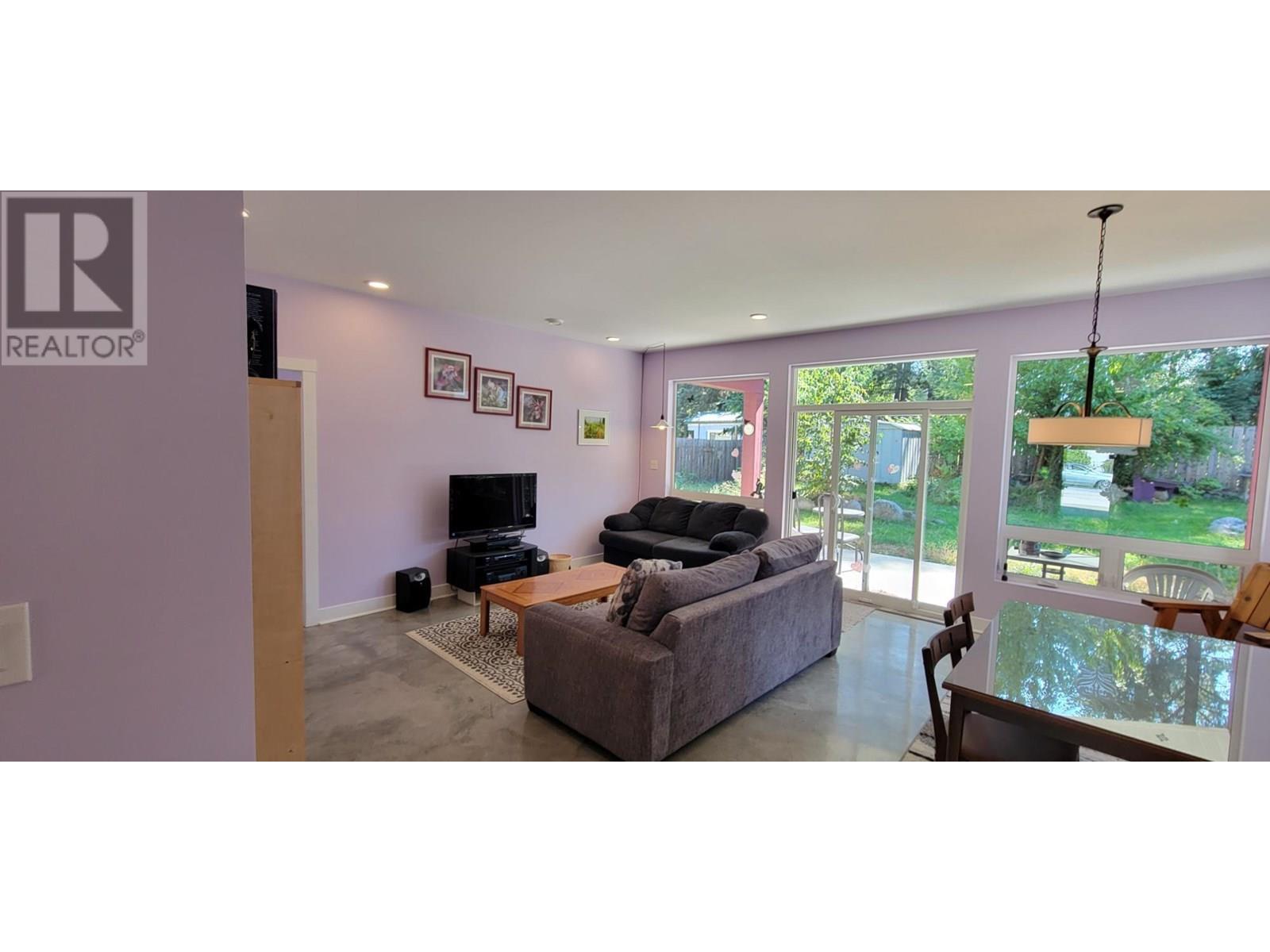 Photo 27 of 515 9th Avenue, New Denver BC