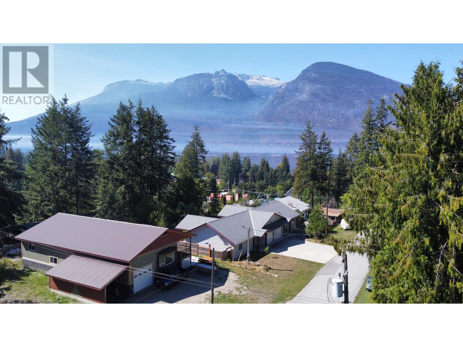 Photo 39 of 515 9th Avenue, New Denver BC