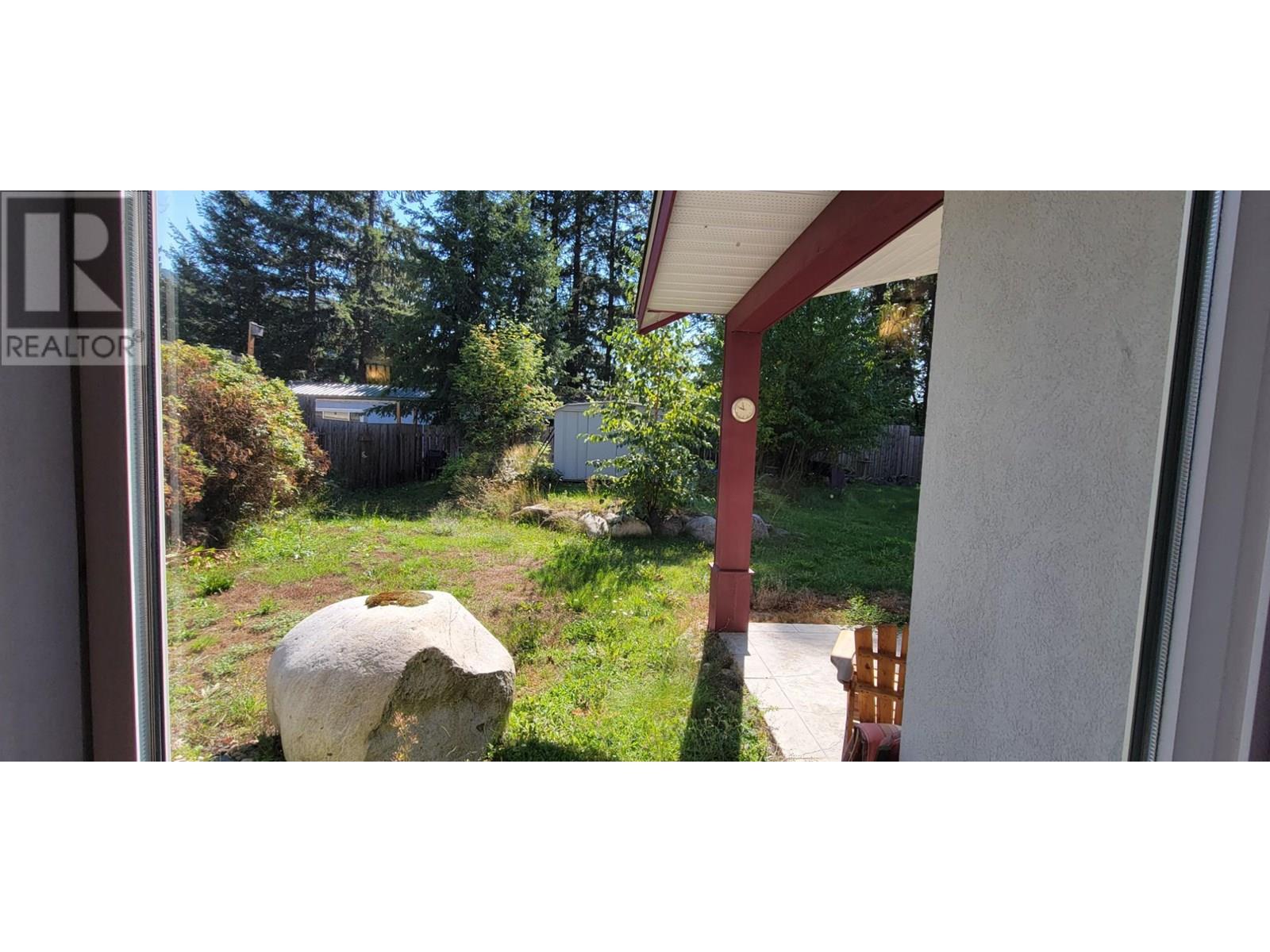 Photo 6 of 515 9th Avenue, New Denver BC