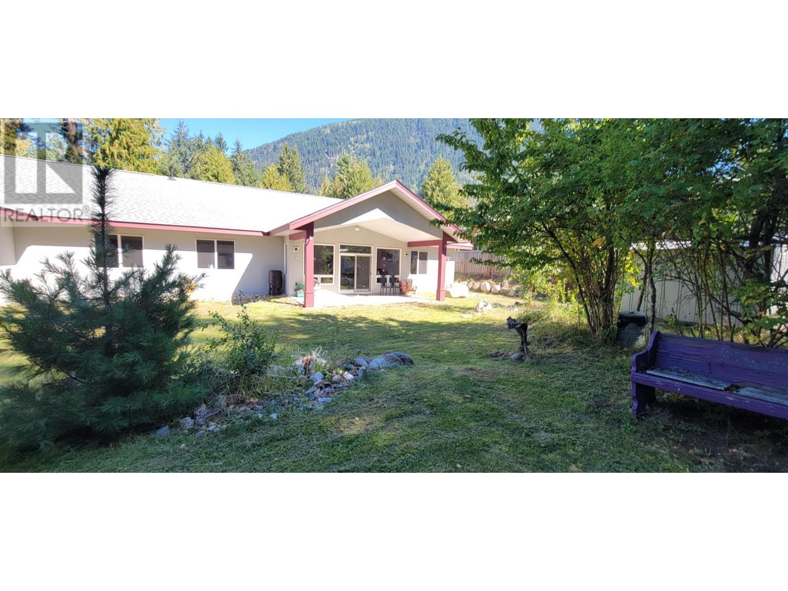 Photo 47 of 515 9th Avenue, New Denver BC