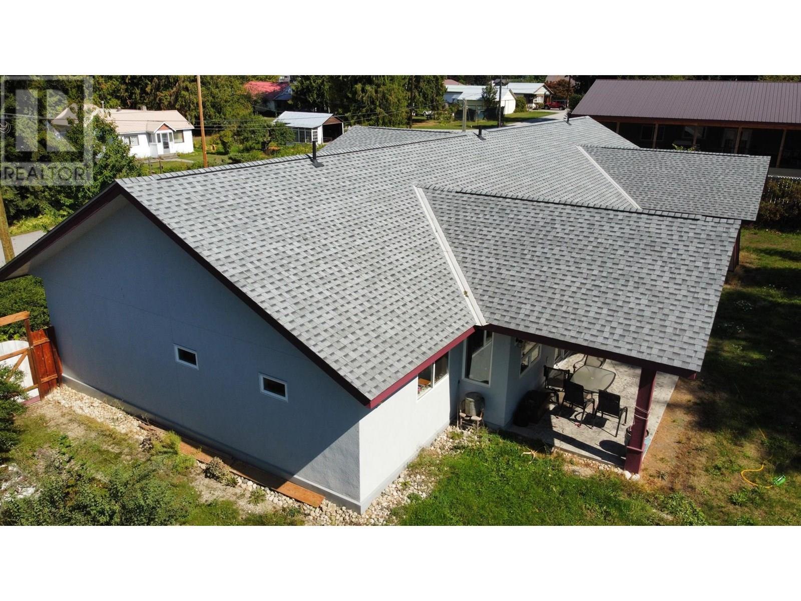 Photo 38 of 515 9th Avenue, New Denver BC
