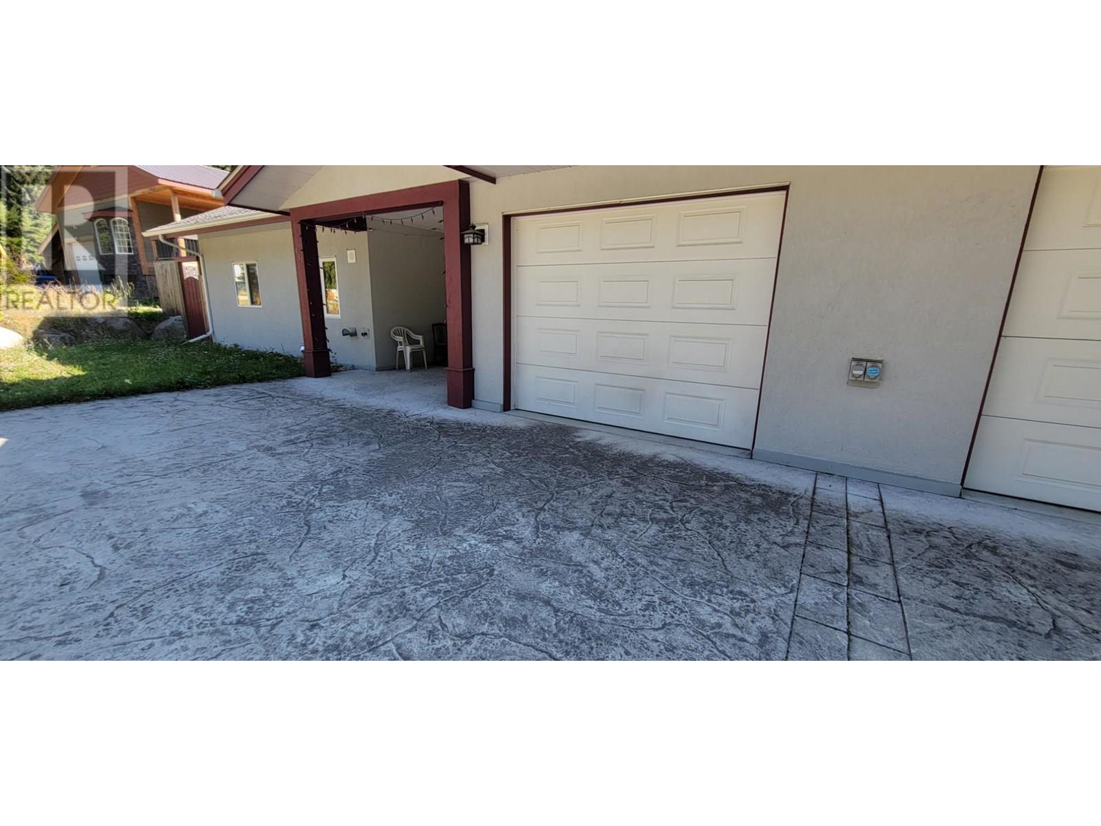 Photo 12 of 515 9th Avenue, New Denver BC