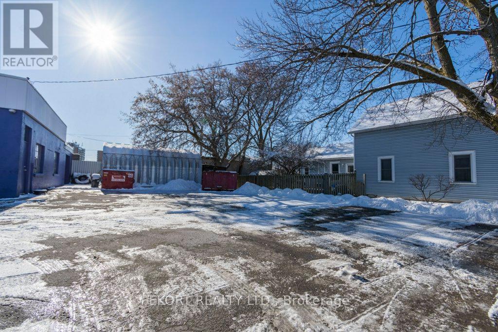 Photo 16 of 24 North Front Street, Belleville ON